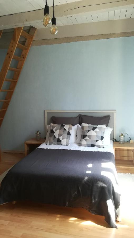 Le Mas De Carrie Bed and Breakfast Parisot  Exteriör bild