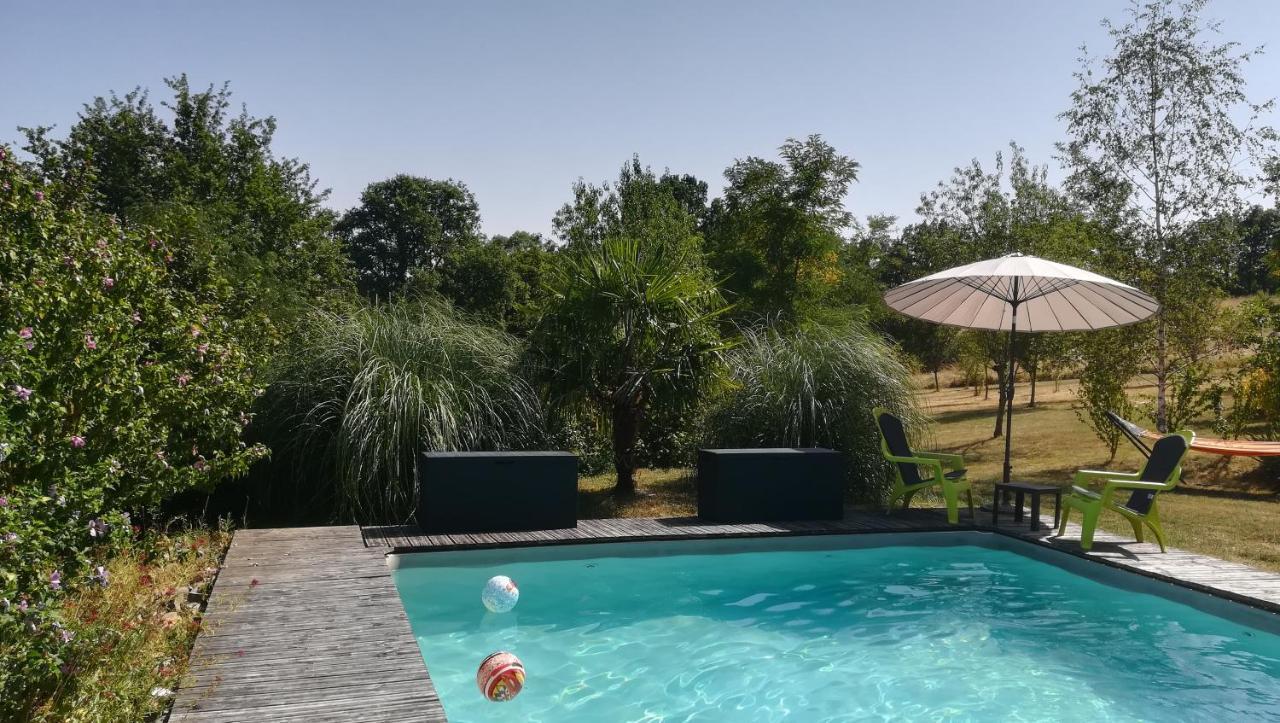 Le Mas De Carrie Bed and Breakfast Parisot  Exteriör bild