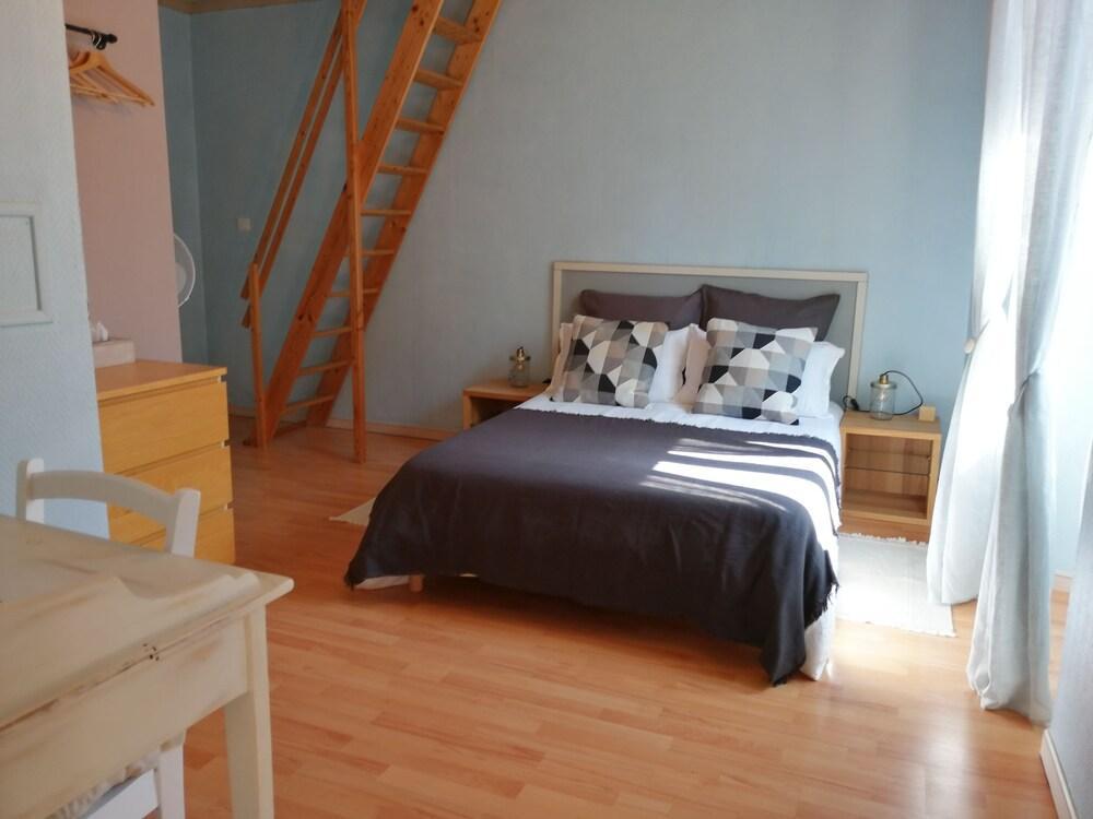 Le Mas De Carrie Bed and Breakfast Parisot  Exteriör bild